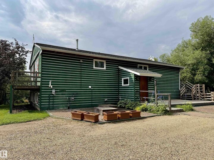 Property Photo: 54046 Rge Road 213 AB T8G 2A1