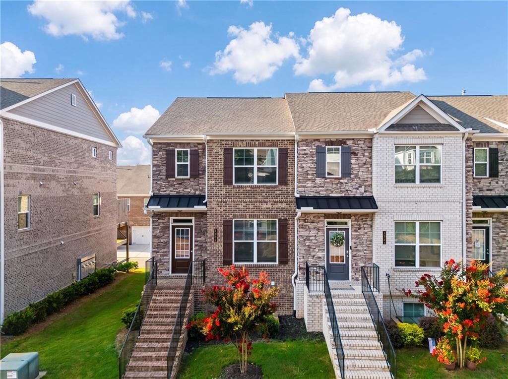Property Photo: 2695 La Rive Drive GA 30097