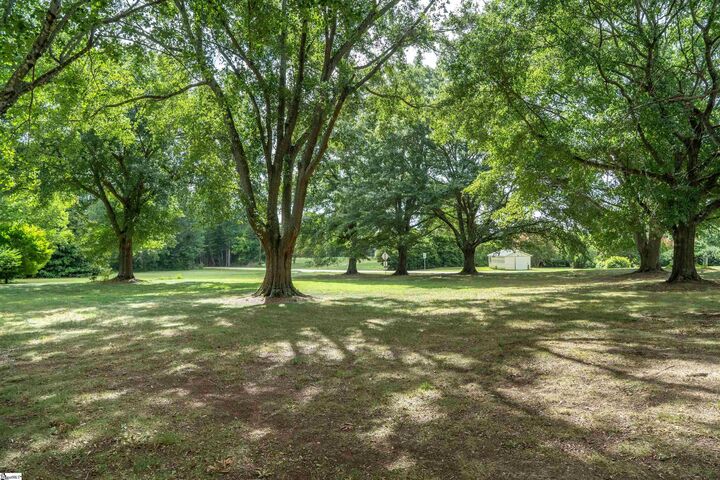 Property Photo: 551 Riveroak Road SC 29349