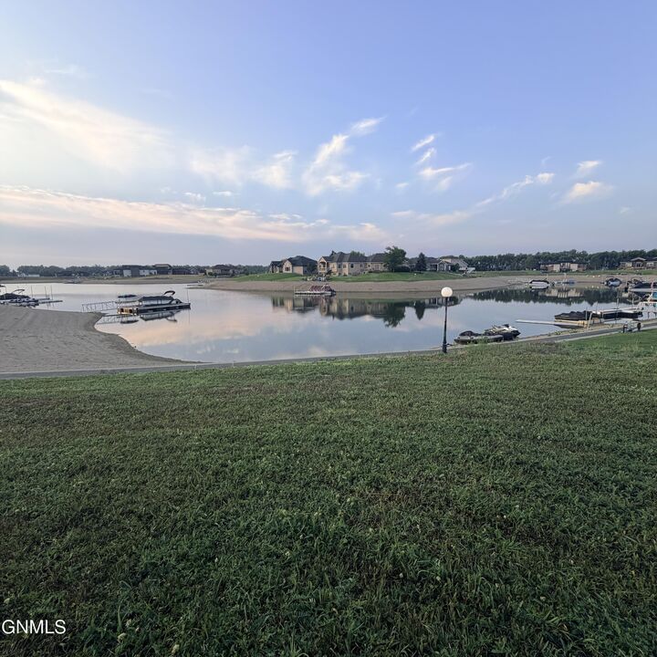 Property Photo:  3828 Lakewood Drive SE  ND 58554 