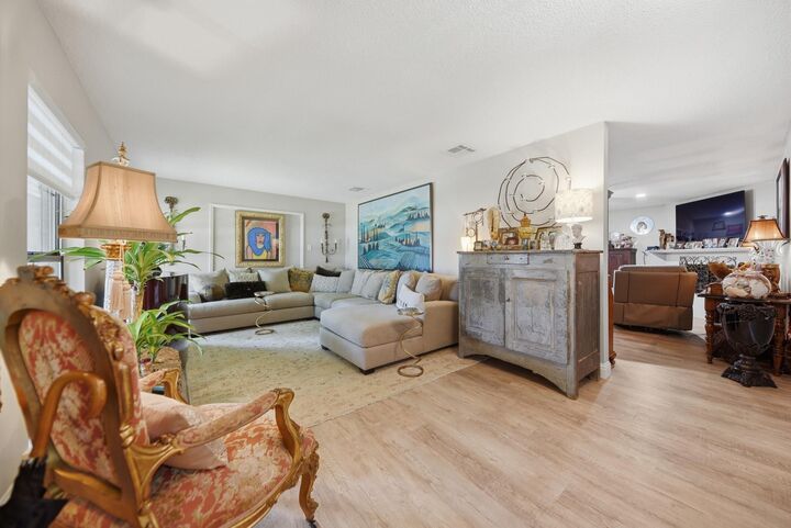 Property Photo: 204 E Stone Street TX 77833