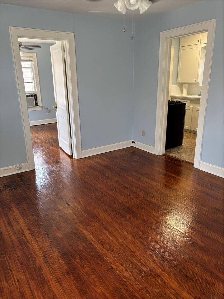 Property Photo: 4304 Pease Street 1/2 TX 77023