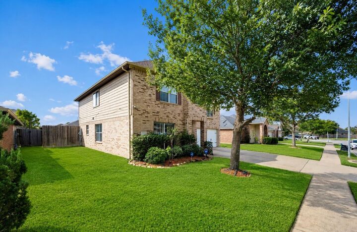 Property Photo: 2611 Elder Park Court TX 77449