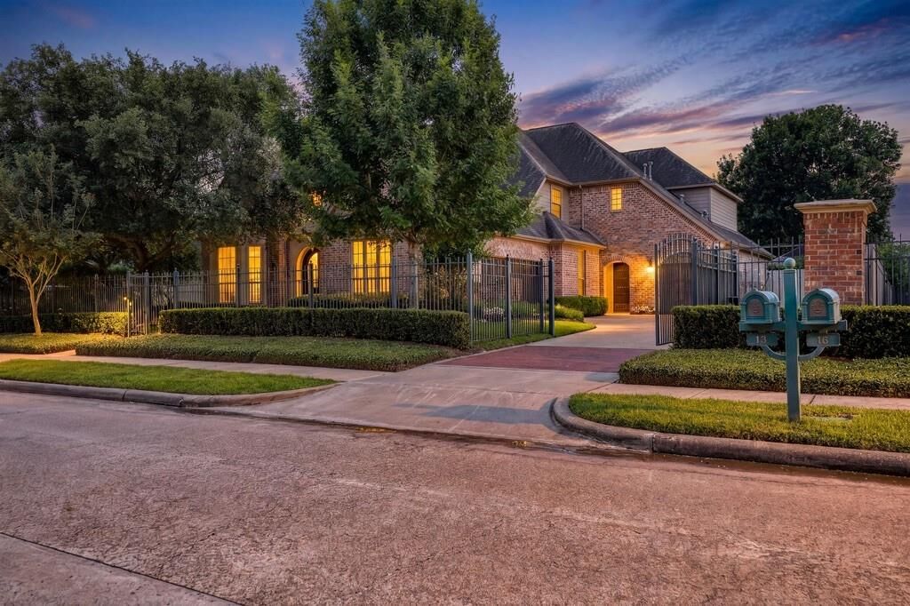 Property Photo:  18 Waters Lake Boulevard  TX 77459 