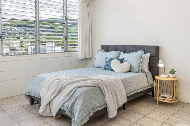 Property Photo:  1550 Wilder Avenue A1107  HI 96822 