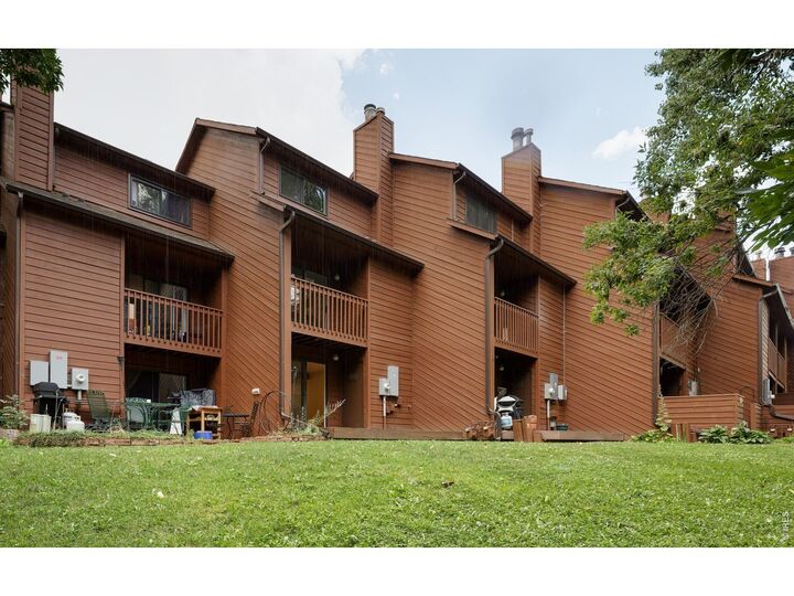 Property Photo: 3118 Bell Dr CO 80301
