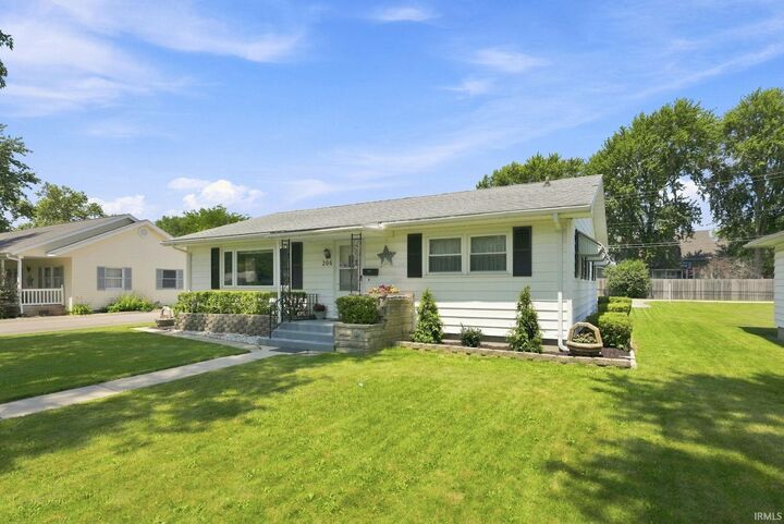 Property Photo: 206 W Jackson Street IN 46772