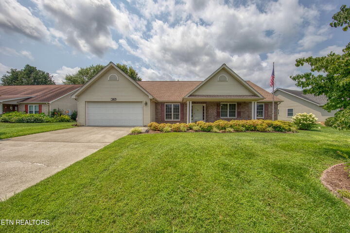 Property Photo: 2024 Wayside Rd TN 37931