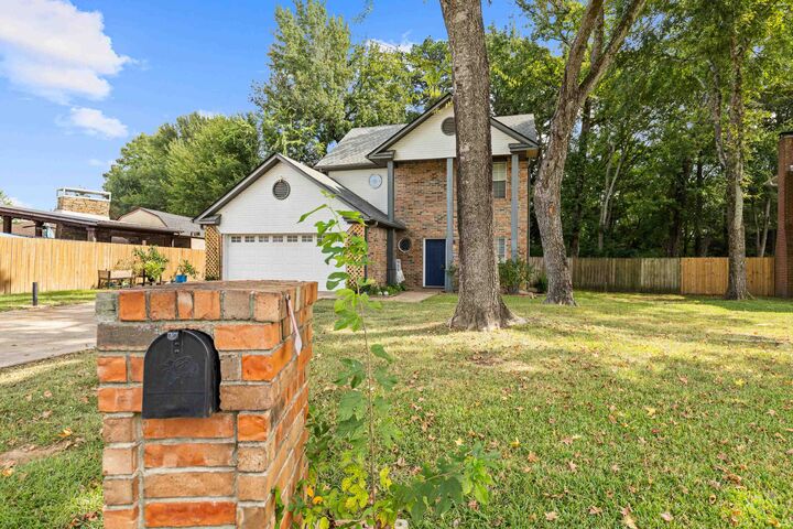 Property Photo: 1139 Kensington Ct TX 75605