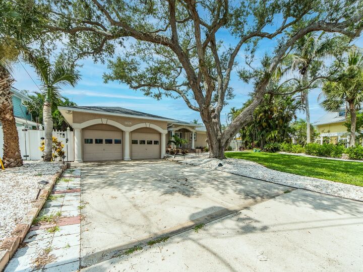 Property Photo:  1826 Venetian Point Drive  FL 33755 