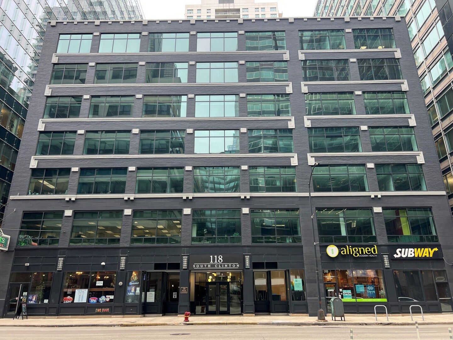 Property Photo: 118 S Clinton Street 207 IL 60661