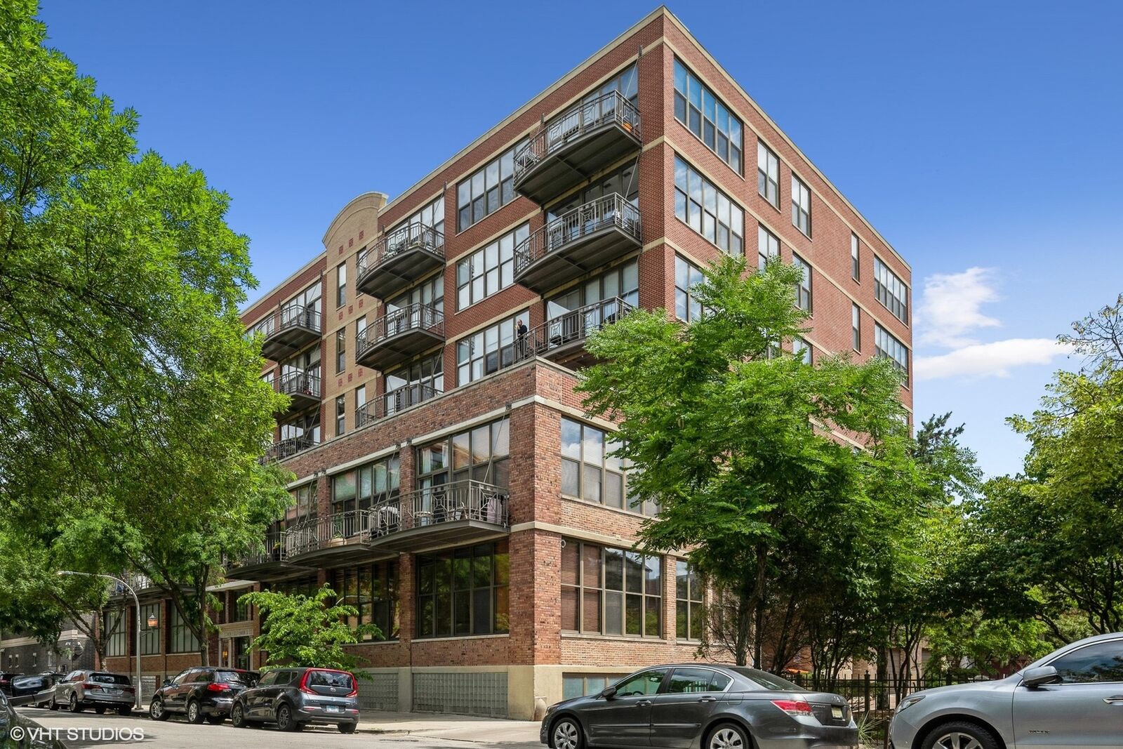 Property Photo: 15 S Throop Street 402 IL 60607