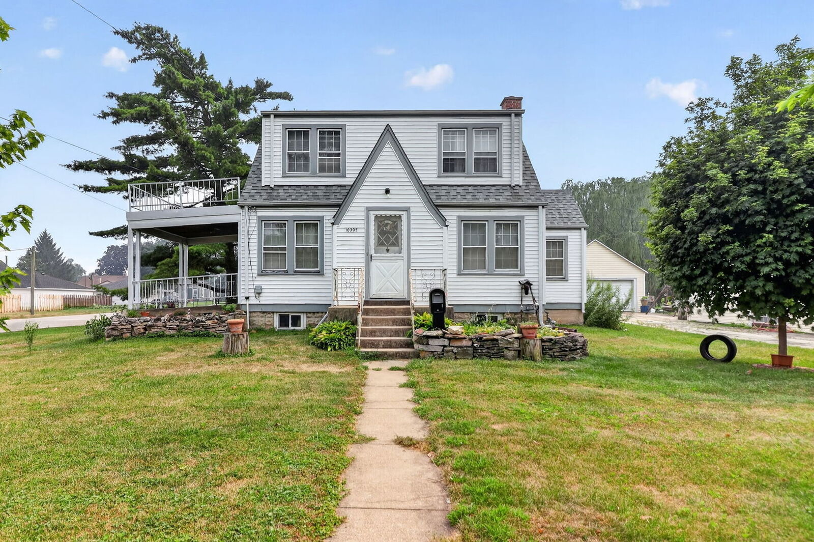 Property Photo:  10305 Dickens Avenue  IL 60164 
