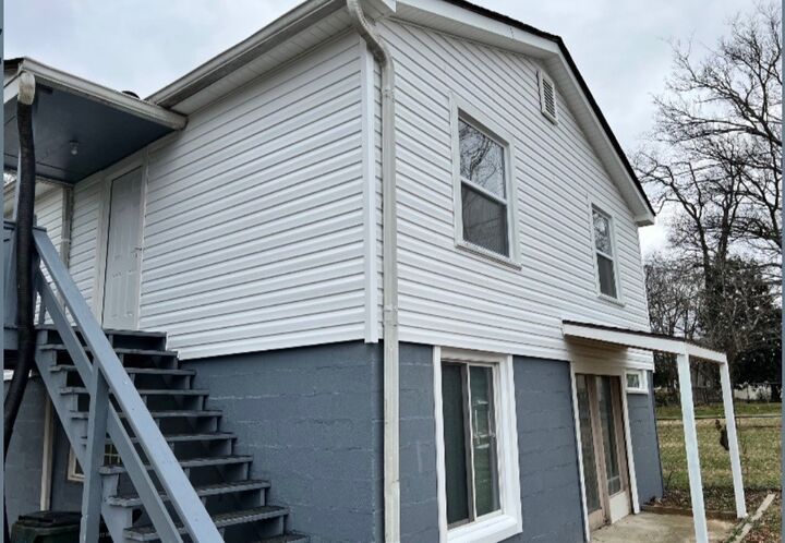 Property Photo:  711B W Eastland St  TN 37066 