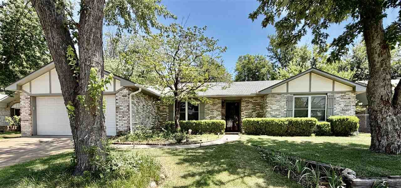 Property Photo: 2429 Kingston Rd OK 74604