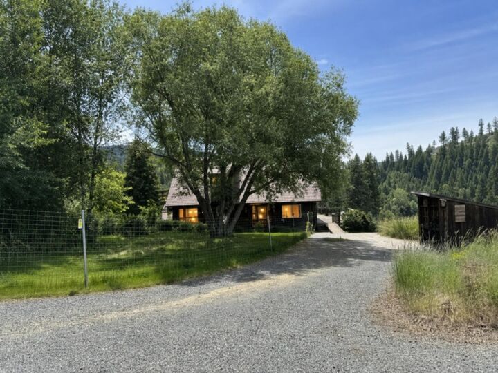 Property Photo:  1258 Pingston Creek Rd  WA 99141 