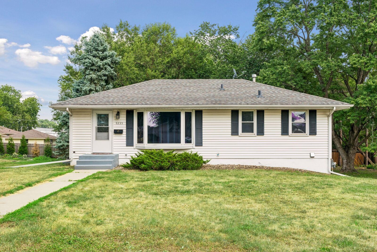 Property Photo: 9235 Queen Avenue S MN 55431