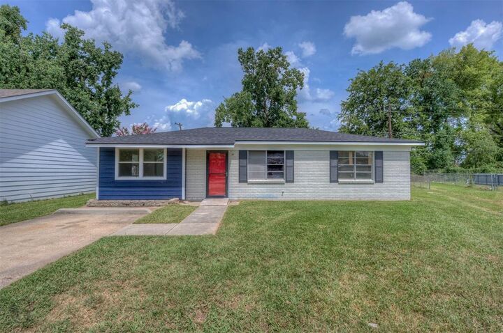 Property Photo:  5421 Daffodil Avenue  LA 71112 