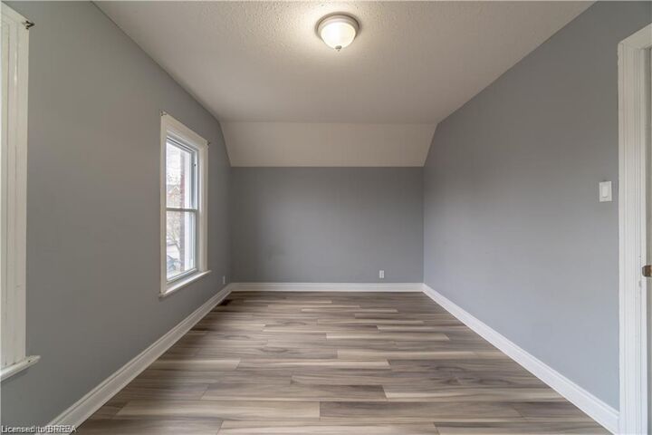 Property Photo: 36 Cayuga Street Upper ON N3S 1W5