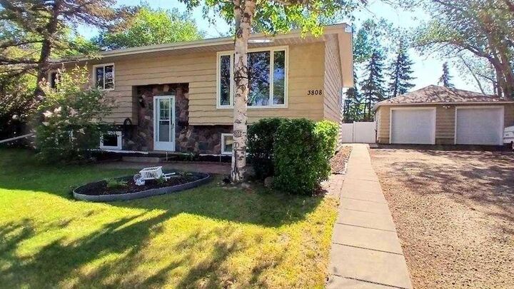 Property Photo: 3808 49A Avenue AB T4G 1J2