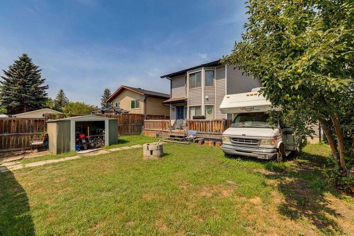 Property Photo:  116 Riverbirch Crescent SE  AB T2C 3L9 