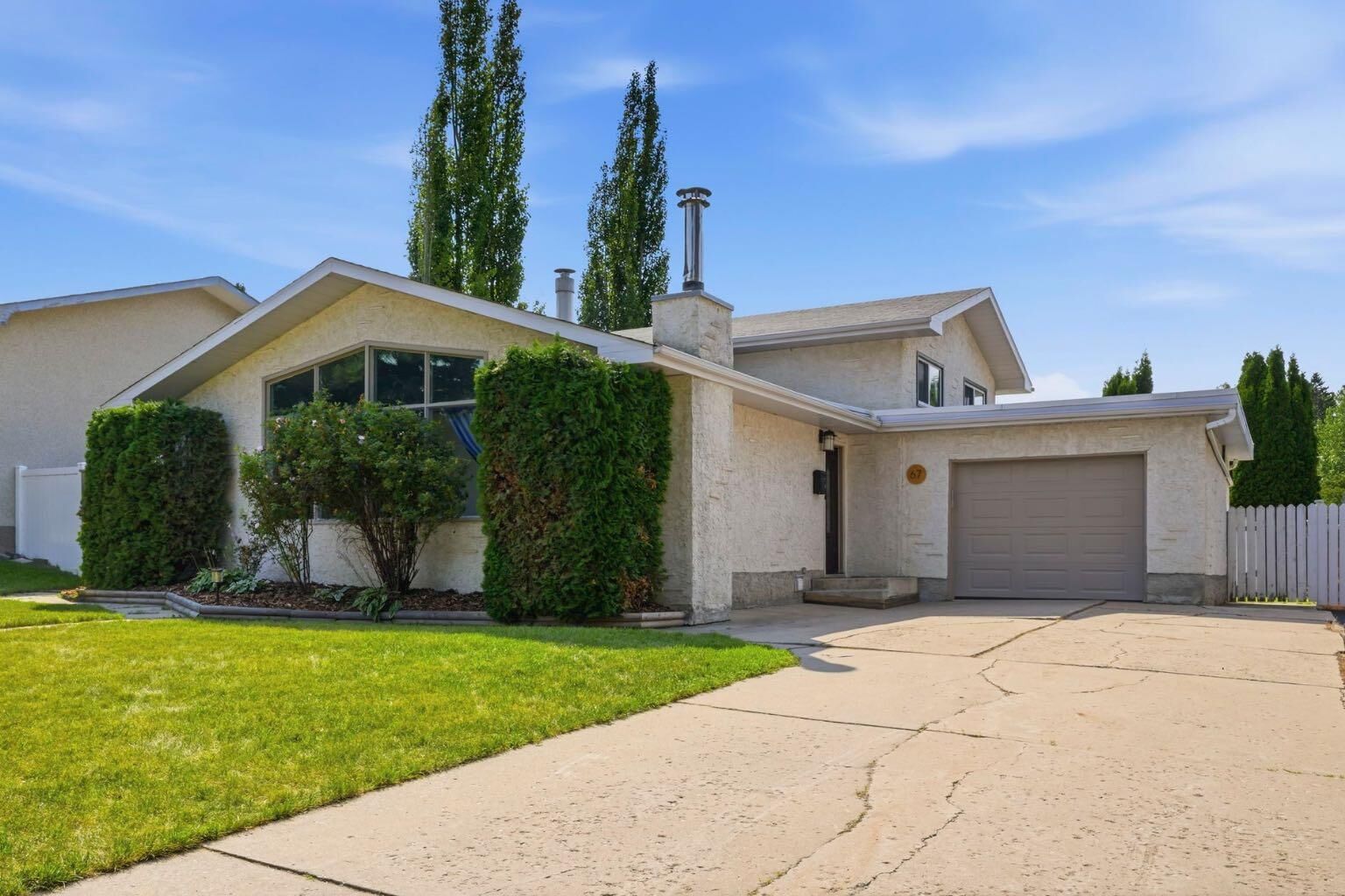 Property Photo: 67 Sherwood Crescent AB T4N 0A5