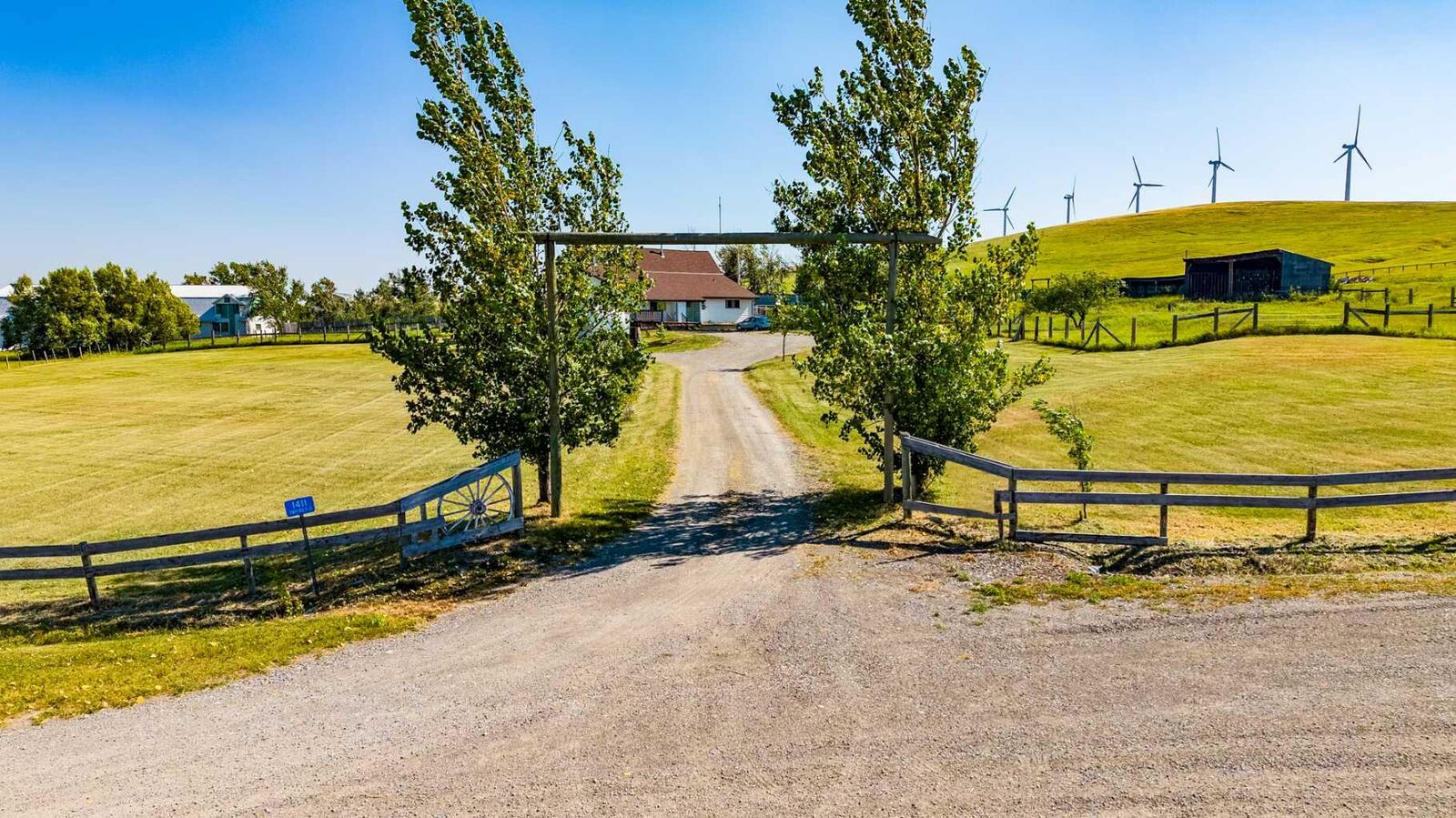 Property Photo:  1411 Twp Rd 7-3 Road  AB T0K 1W0 