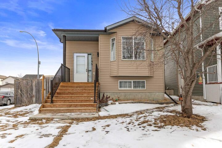 102 Martin Crossing Grove NE — photo 1