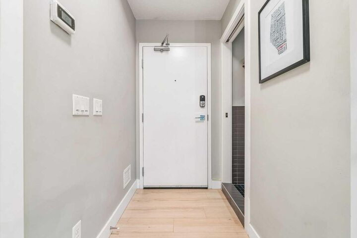 Property Photo: 1521 26 Avenue SW 210 AB T2T 1C4