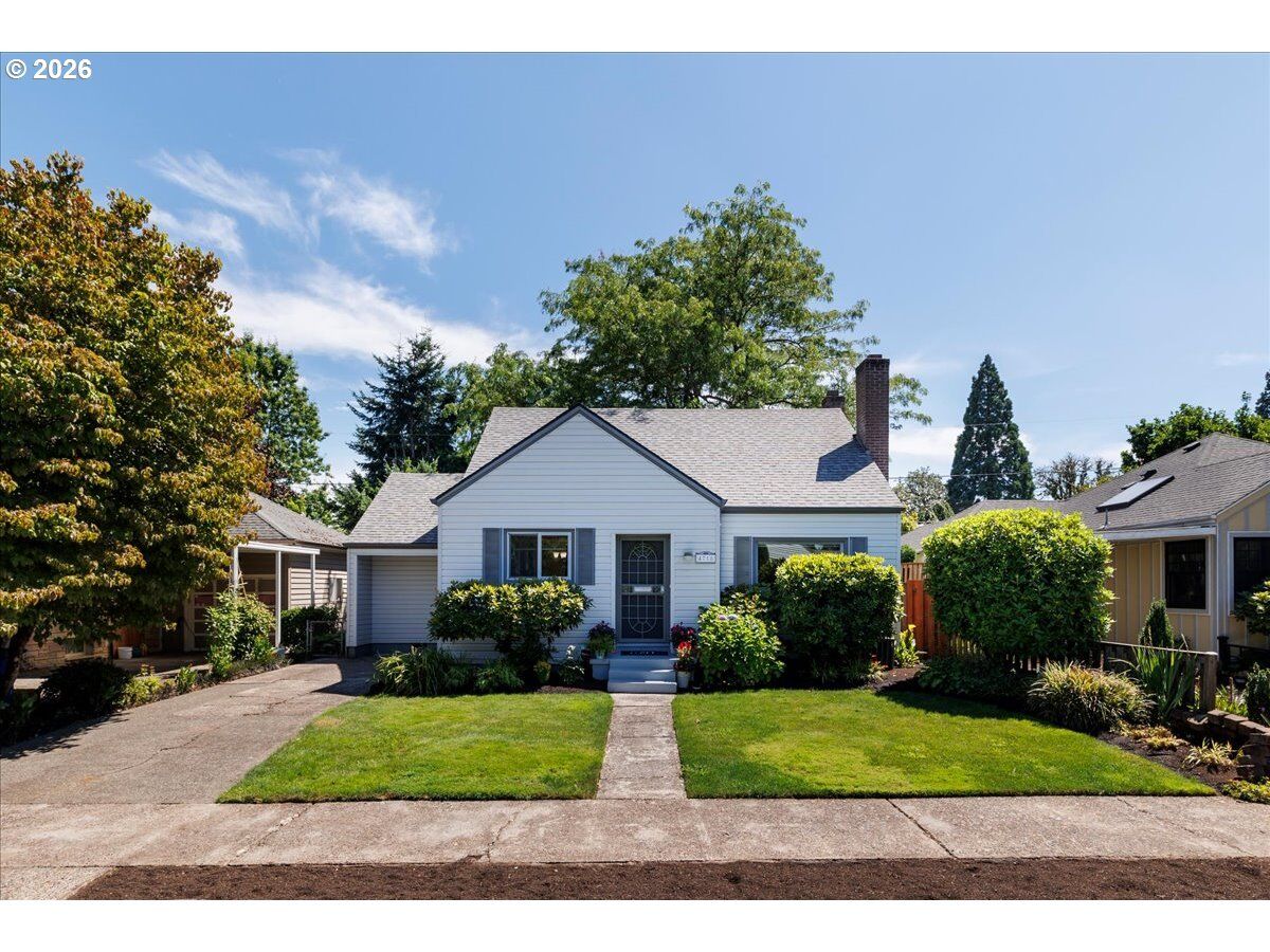 Property Photo: 4718 N Amherst St OR 97203