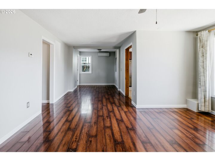 Property Photo:  2415 SE 84th Ave  OR 97216 