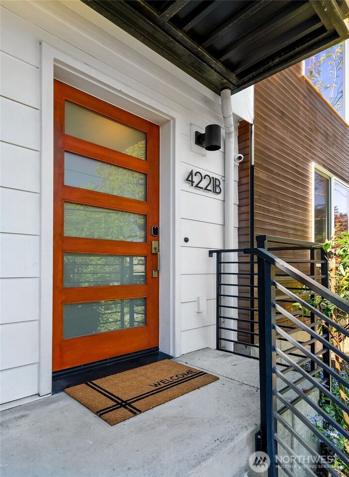 Property Photo: 4221 Evanston Avenue N B WA 98103