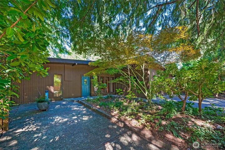 Property Photo: 10733 Bartlett Avenue NE WA 98125