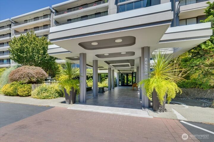 Property Photo:  6535  Seaview Avenue NW 305B  WA 98117 