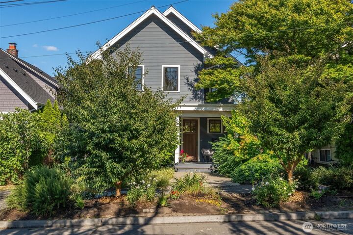 Property Photo:  2910  9th Avenue W  WA 98119 