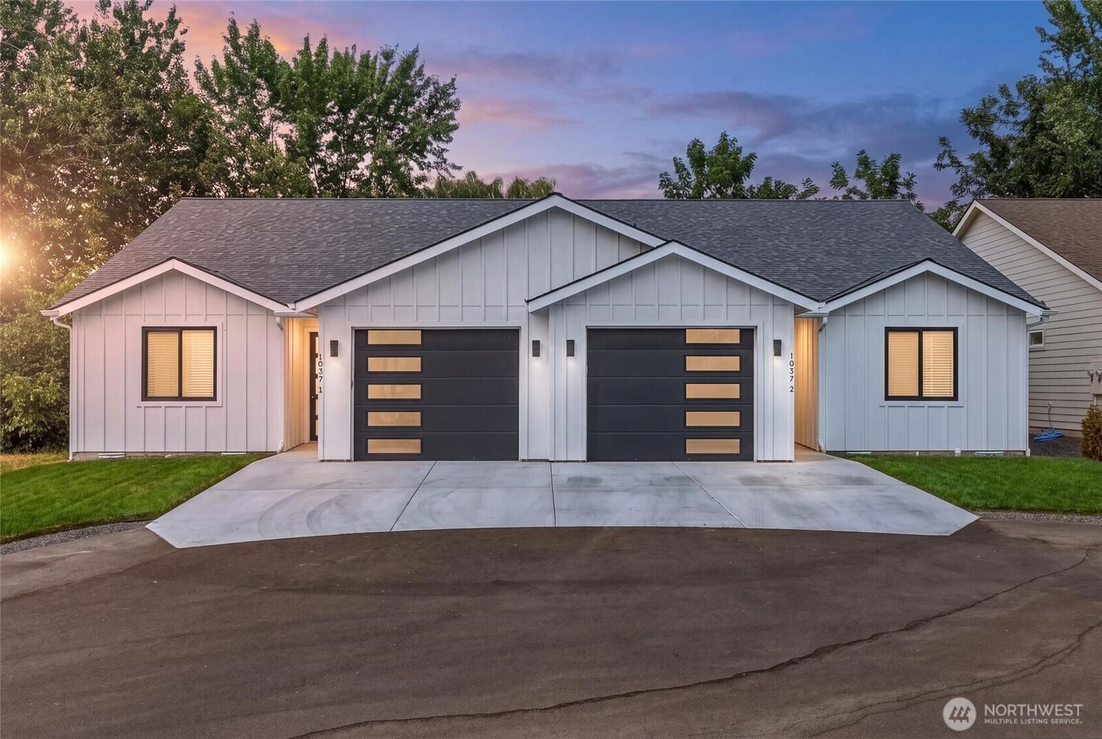 Property Photo:  1037 SE Date Avenue 2  WA 99324 