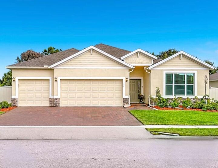 Property Photo:  111 52nd Square  FL 32968 