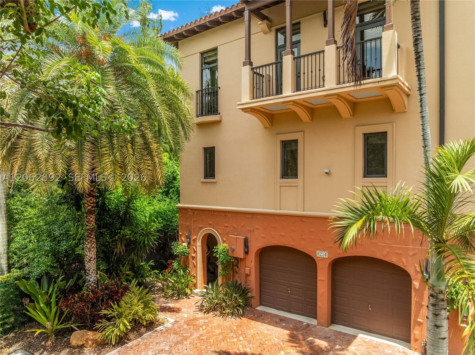 Property Photo:  6234 Paradise Point Drive 6234  FL 33157 