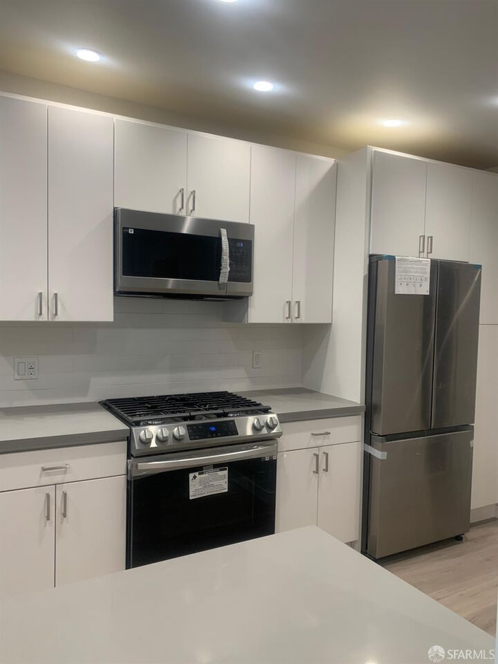 Property Photo:  626 Natoma Street  CA 94103 
