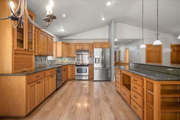 Property Photo: 1110 S Brooks Rd WA 99022