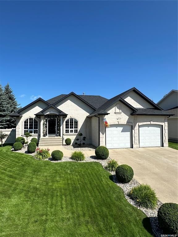 Property Photo: 627 Highland Drive SK S9H 4Z5