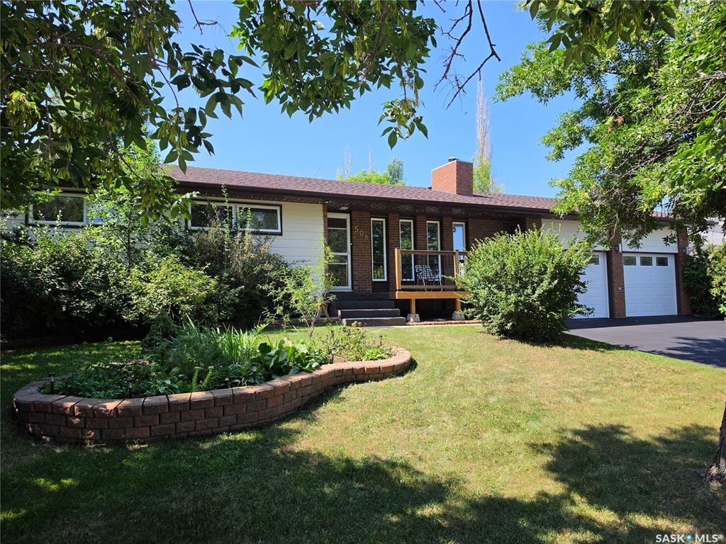 Property Photo: 508 Mayer Street SK S0K 0S0
