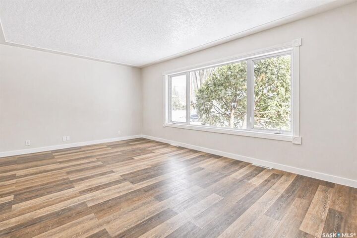 Property Photo: 1321 Jubilee Avenue SK S4S 3S8