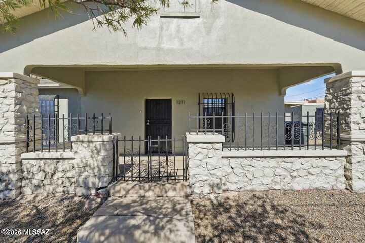 Property Photo:  1211-1213 S 9th Avenue  AZ 85713 