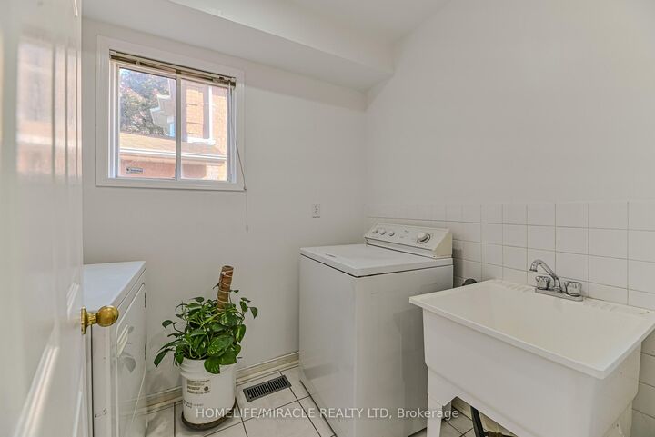 Property Photo:  36 Letty Avenue  ON L6Y 4T3 