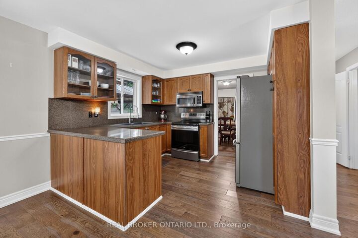 Property Photo: 35 Bloom Crescent ON L4N 0S8