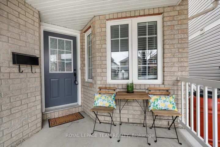 Property Photo: 115 Fairlop Way ON K2J 5B6