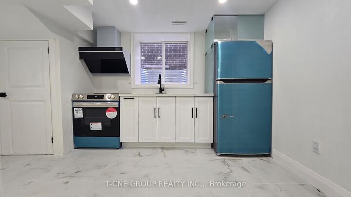 Property Photo:  13 Eberly Woods Drive Bsmt A  ON L6C 1A6 