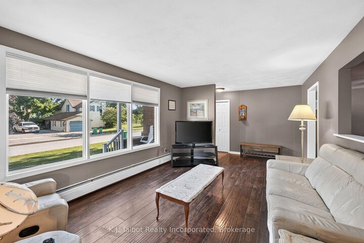 Property Photo: 85 Picton Street W ON N7A 2C4