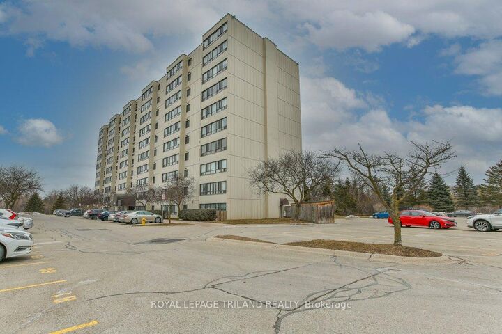 1600 Adelaide Street N 1001 — photo 1